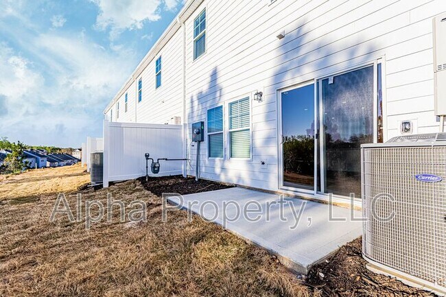 Building Photo - 47 Centimeters Dr