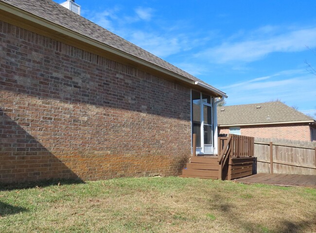 Building Photo - Tyler - Gorgeous 3 Bedroom, 2 Bath Home in...