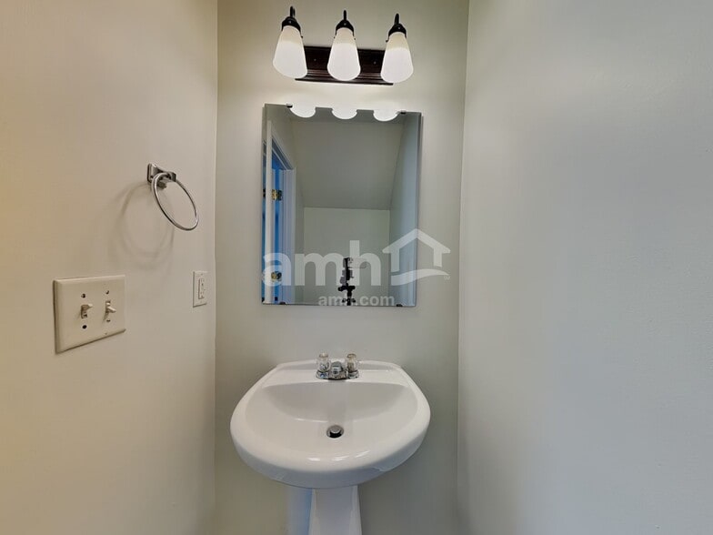 Building Photo - 123 Gatewood Ridge Ct