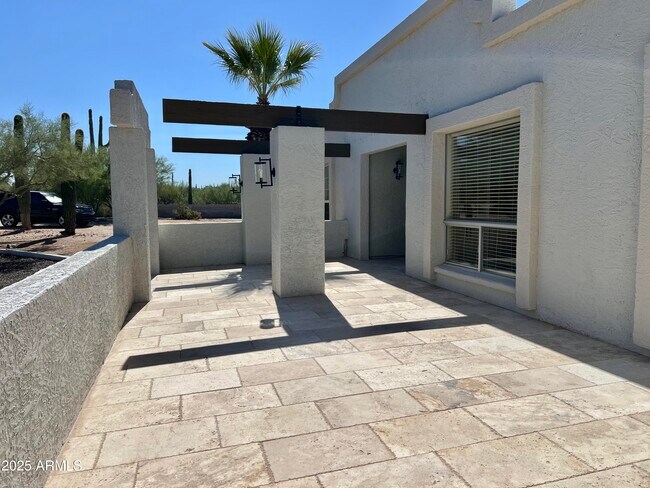 Building Photo - 4847 E Calle de Las Estrellas Rd