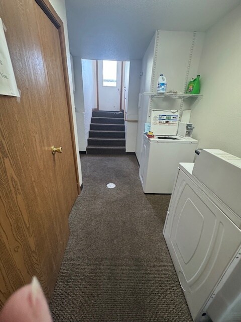 Shared laundry - 350 S Poplar Ave