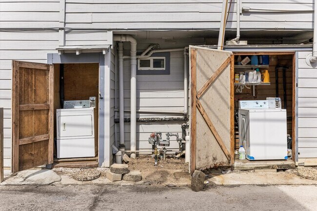 Building Photo - 820 Heights Blvd