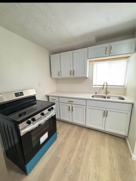 Building Photo - 3604 Beechgrove Rd