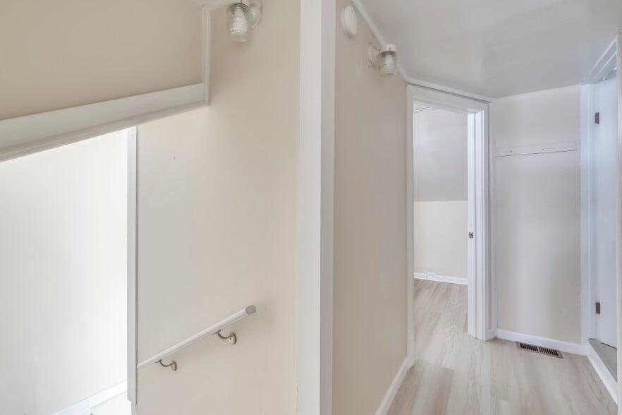 Building Photo - 514 Francis St