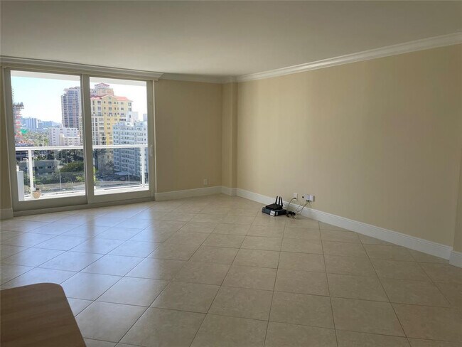 Building Photo - 336 N Birch Rd