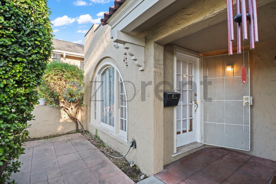 Building Photo - 148 Clayton Ave