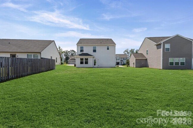 Building Photo - 134 Clove Hitch Dr