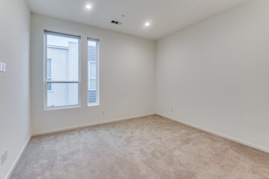 Building Photo - 3812 San Jacinto St