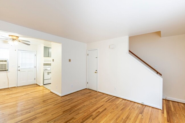 Building Photo - 223 Stribling Ave