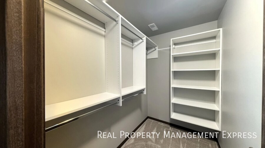 Building Photo - Modern 3 Bed, 2.5 Bath with Loft | Located in Southeast Sioux Falls