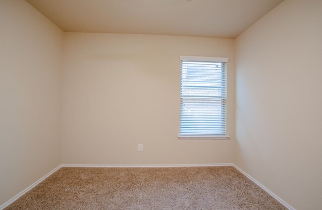 Building Photo - 104 Colthorpe Ln