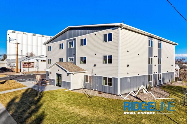 Building Photo - 2501 8th Ave N