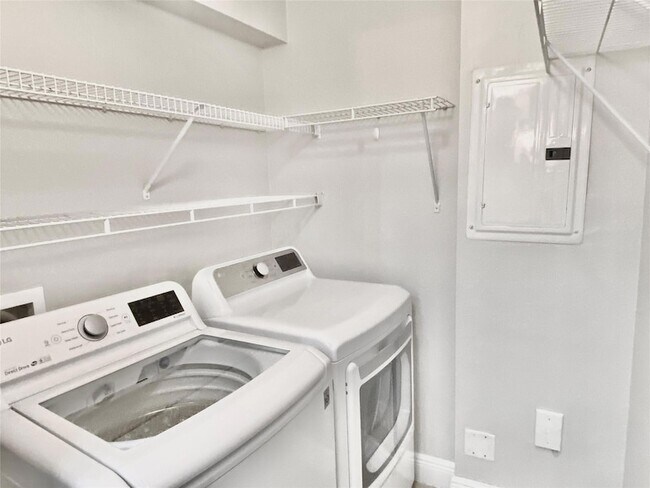 Building Photo - 15035 Michelangelo Blvd