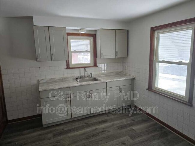 Building Photo - 4667 E 86th St