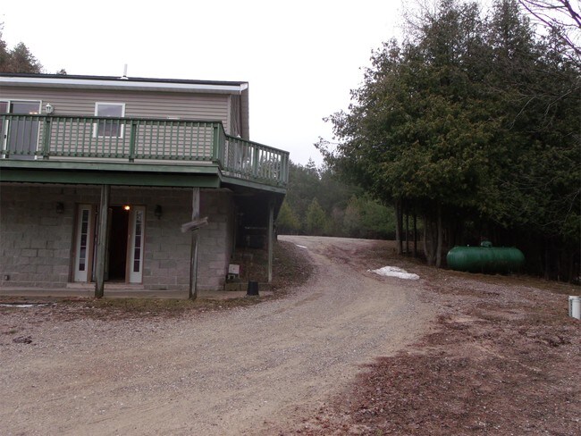Building Photo - 10710 Deadstream Rd