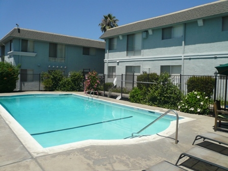 Pool - Heatherwood Apartments