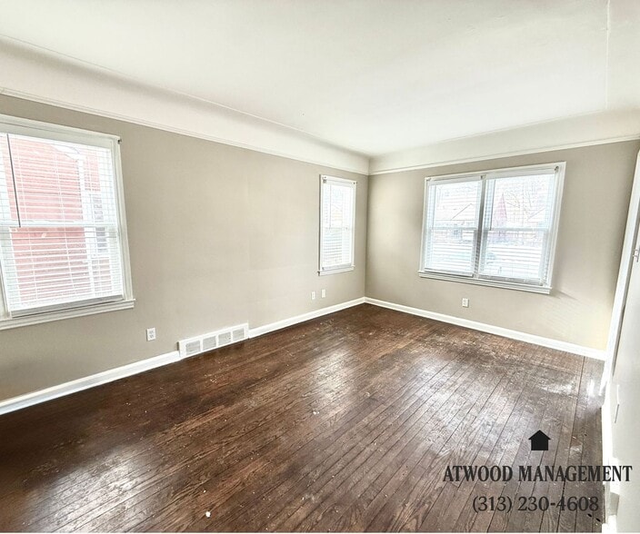 Building Photo - This beautifully updated 3-bedroom, 1-bath single-family home is ready for move-in!