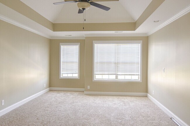 Building Photo - 3640 Fox Tail Dr