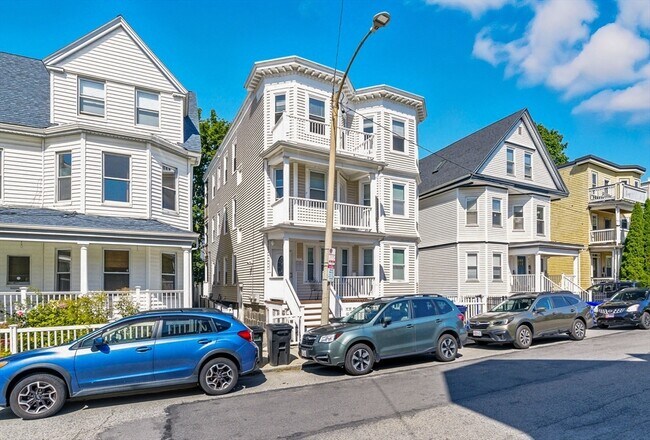 Building Photo - 39 Edison Green