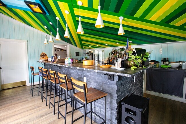 Building Photo - 13 Autumn Ln