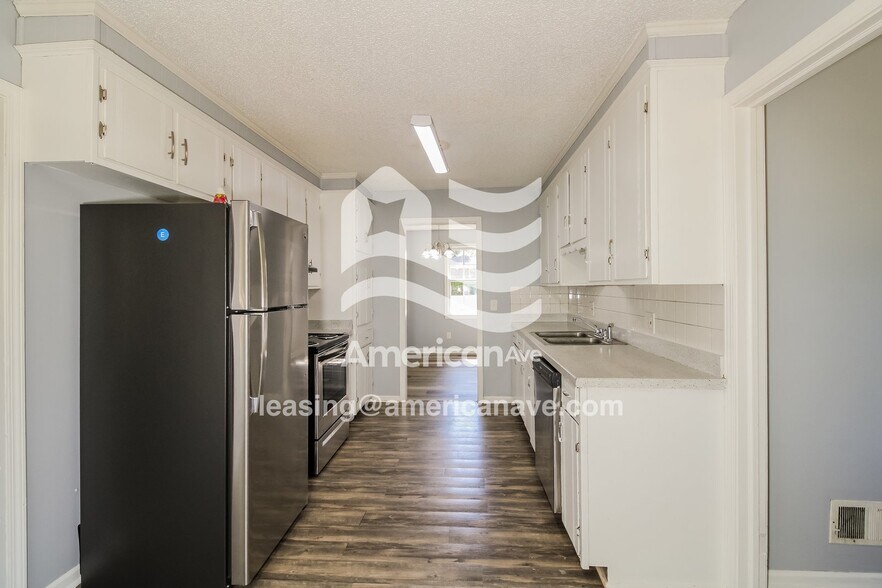 Building Photo - 125 Elberta Dr