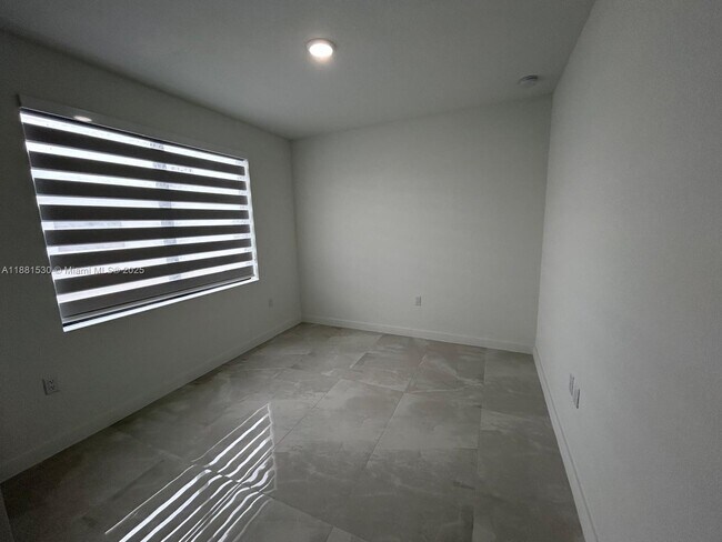 Building Photo - 14608 SW 261 St Ter