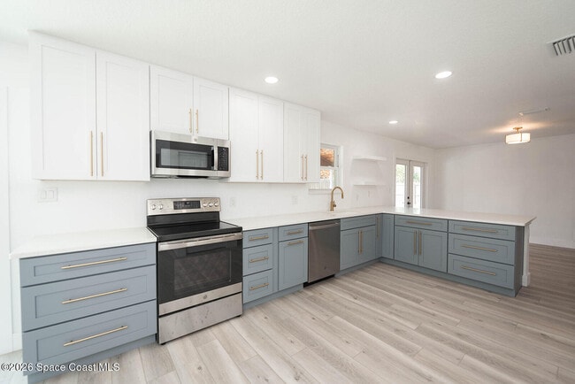 Building Photo - 790 Palm Dr