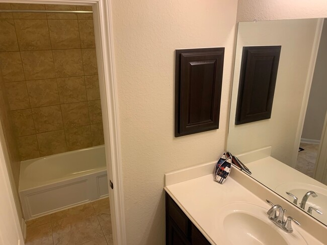 Building Photo - 6819 Hunters Trace Ln