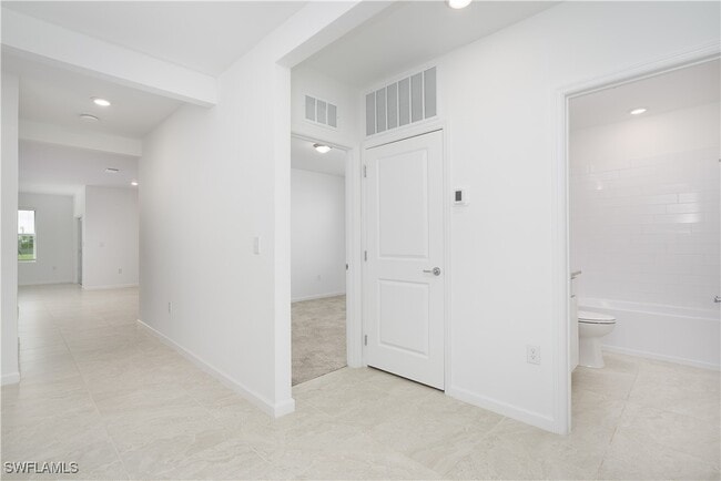 Building Photo - 42380 Cascade Dr