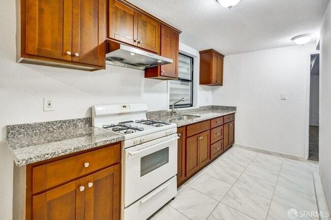 Building Photo - 3050 California St