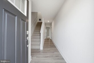 Building Photo - 113 Lakota St