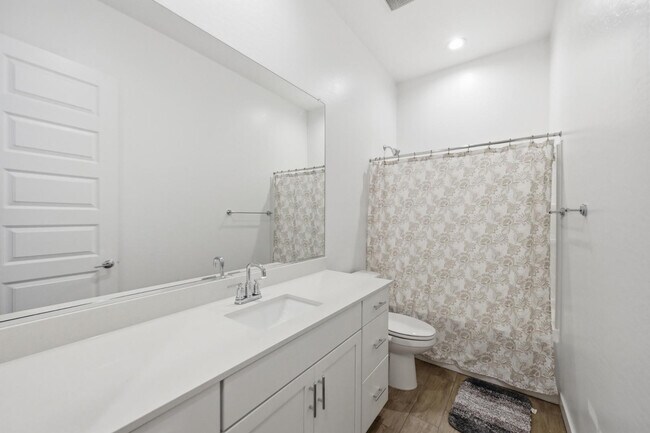 Building Photo - 4323 N 92nd Dr