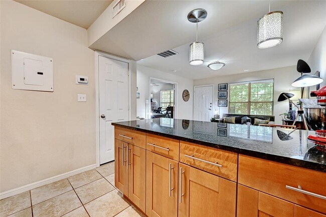 Building Photo - 7685 Northcross Dr