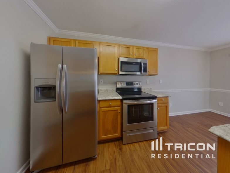 Building Photo - 8334 Rolling Meadows Ln