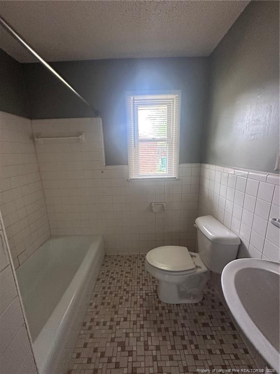 Building Photo - 1047 Rulnick St