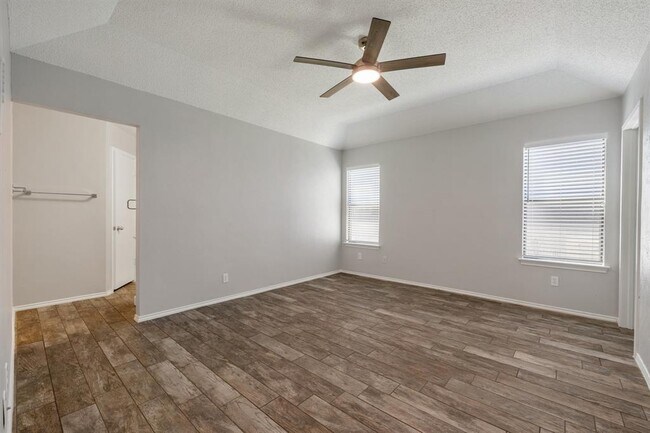 Building Photo - 7501 Whistlestop Dr