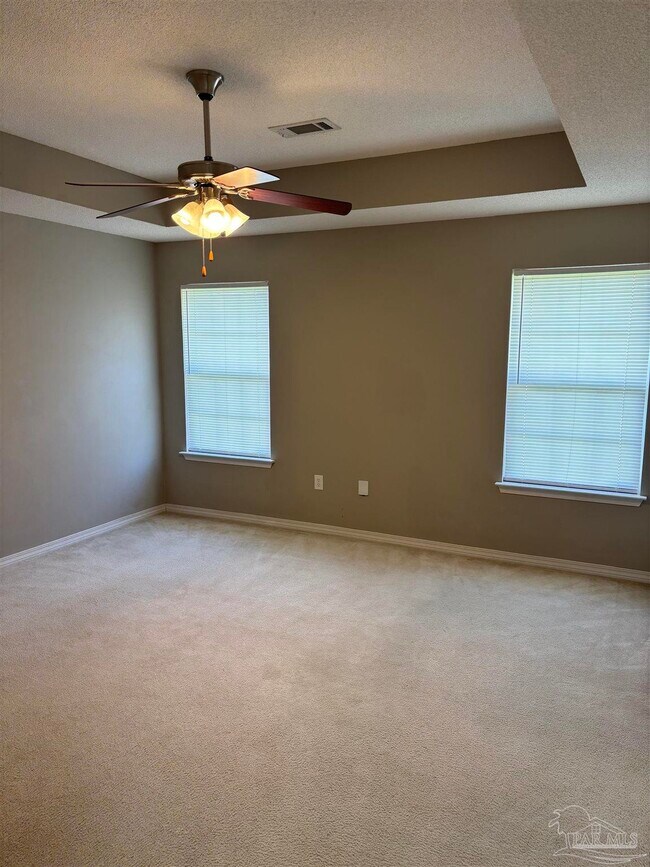Building Photo - 2423 Flintstone Dr