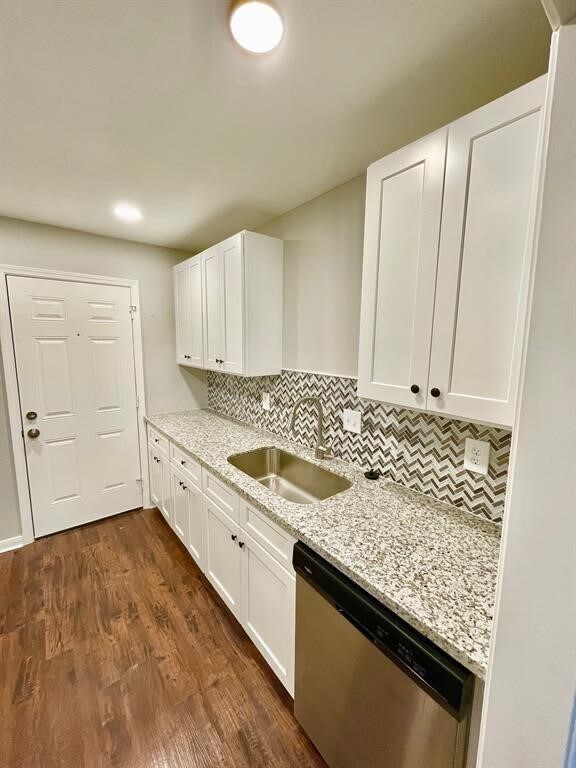 Building Photo - 7700 Creekbend Dr