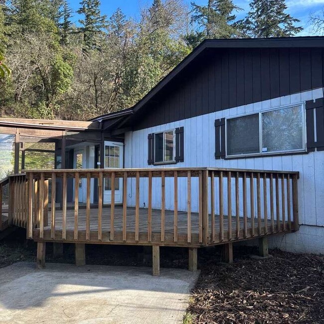 Building Photo - 274 Shakemill Rd