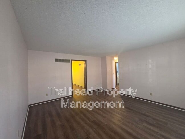 Building Photo - 7140 Crisp Ave