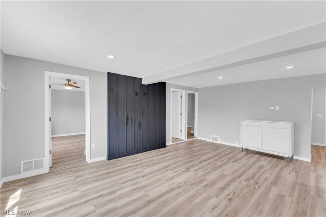 Building Photo - 4603 W 58th St