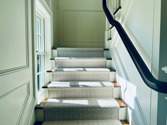 Building Photo - 3 Field Club Ln