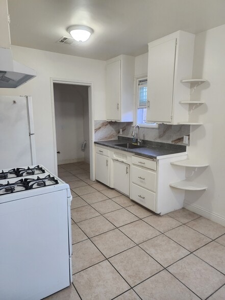 Kitchen - 1315 W 102nd St