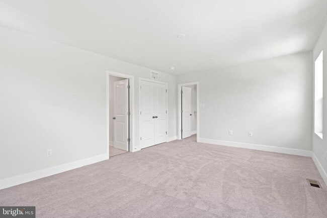 Building Photo - 1723 Water Xing Rd