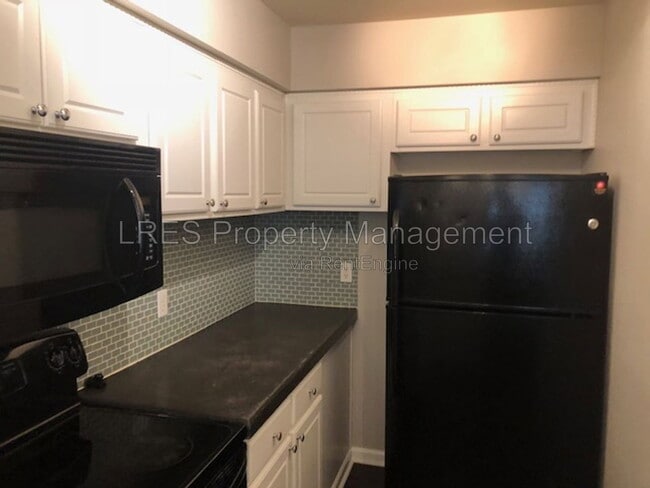 Building Photo - 1406 Northlake Dr