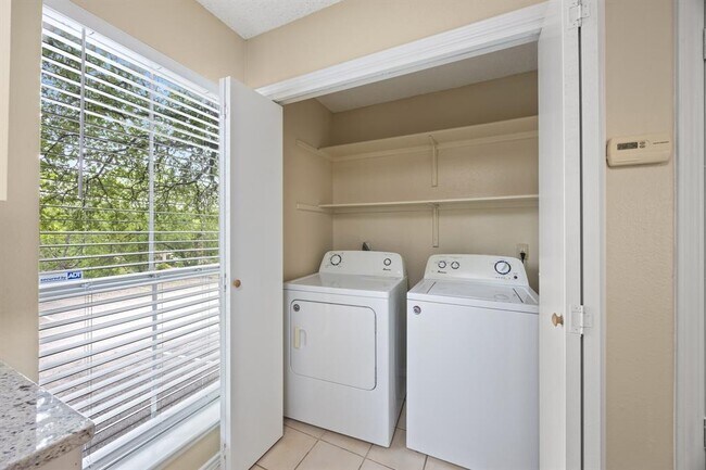 Building Photo - 6715 Old Quarry Ln