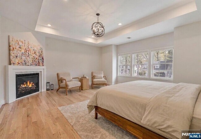 Building Photo - 765 6th Ave