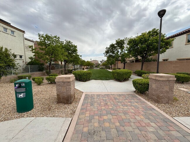 Building Photo - Spacious Tri-Level 4-Bedroom Home with Balcony and Community Amenities in Northwest Las Vegas!
