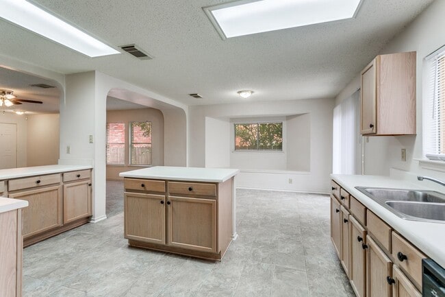 Building Photo - Welcome home to this single-story home in highly desirable Northwest Crossing