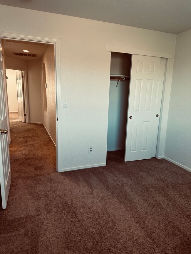 Building Photo - Nice Home For Rent!